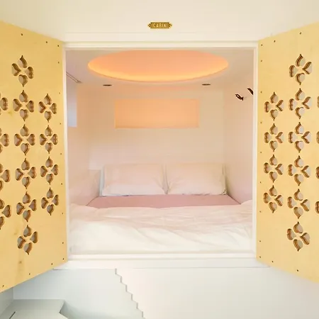 Bedbikeboat * أمستردام